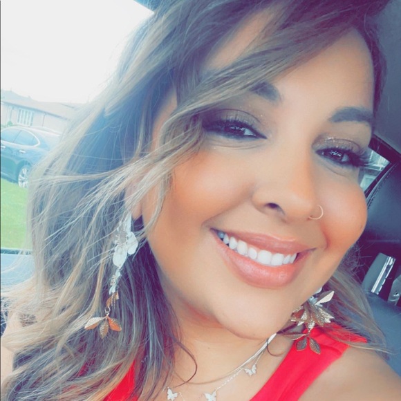 Meet your Posher, Rachel - Picture 1 of 1